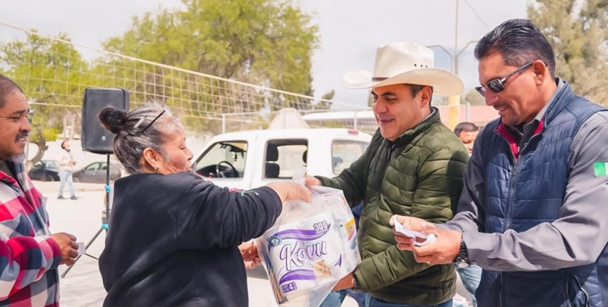 Condicionan despensas a faenas comunitarias