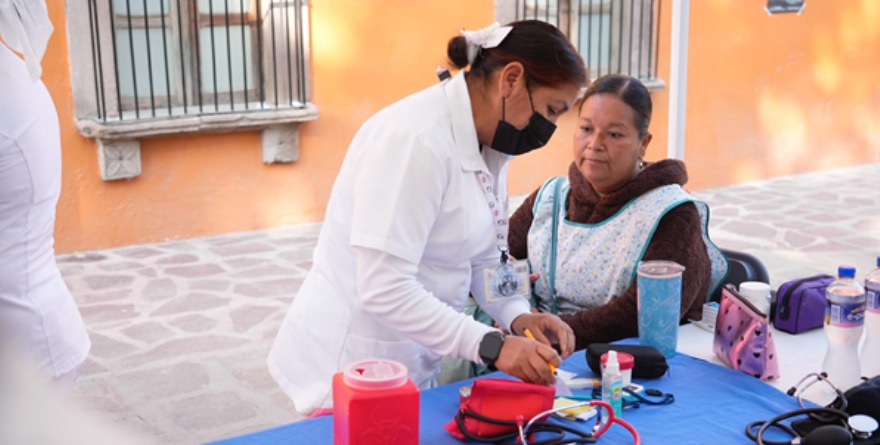 Benefician con jornada de salud a 500 familias