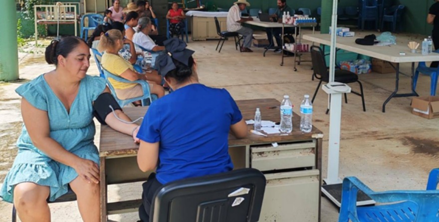 Brigada médica gratuita en Cerritos
