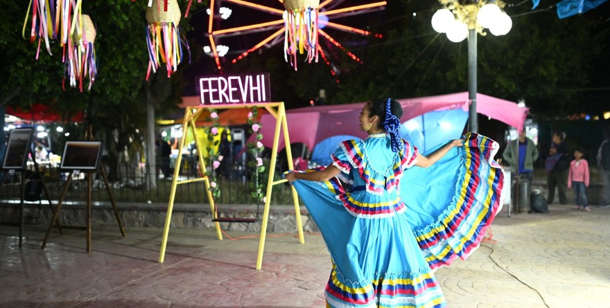 Presentación de danza folclórica en Villa de Hidalgo