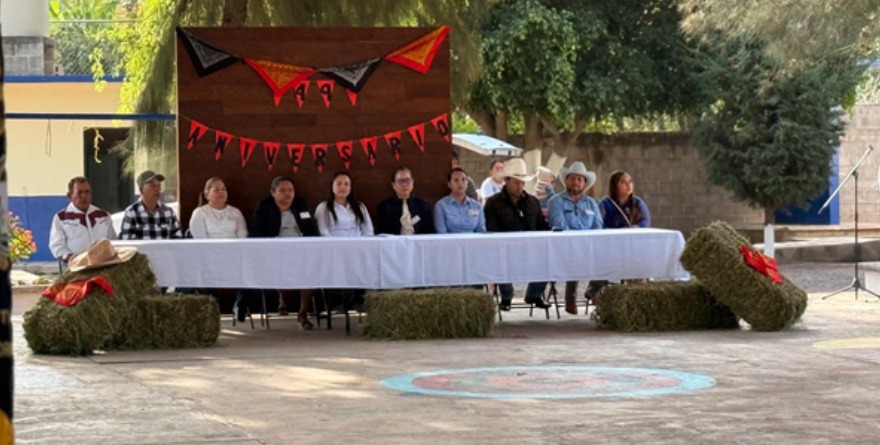 Festejan 49 años de escuela rural