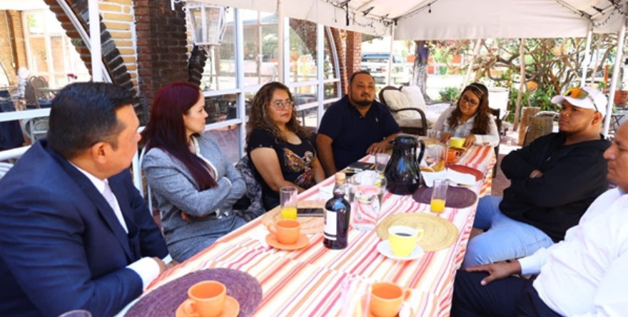 Alcalde se reúne con comerciantes
