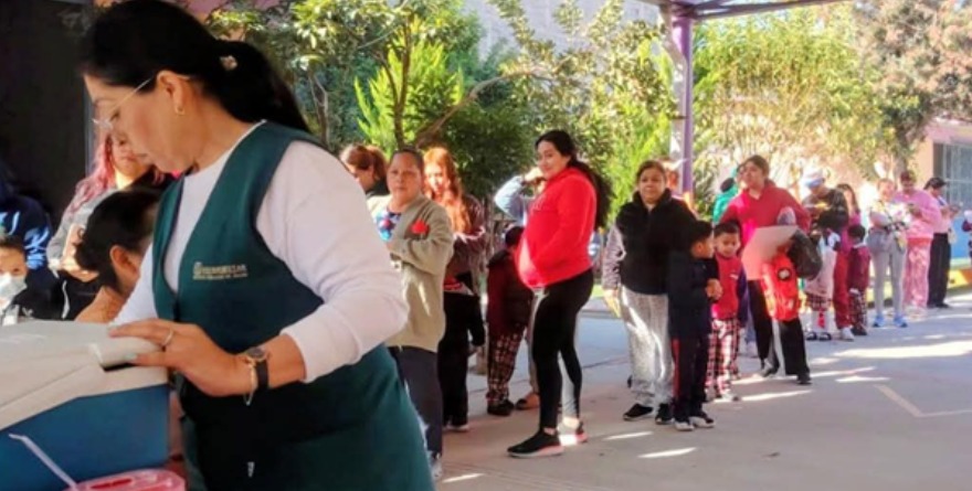 Entregan vacunas en escuelas de Soledad
