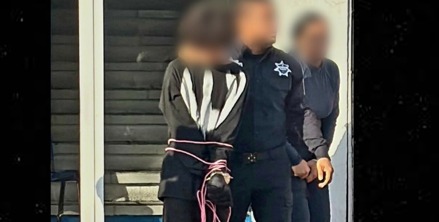 LLEVA RIFLE A ESCUELA Y MATA A DOS MAESTRAS