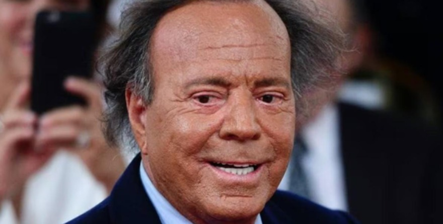 Julio Iglesias demanda a diario español por reportaje