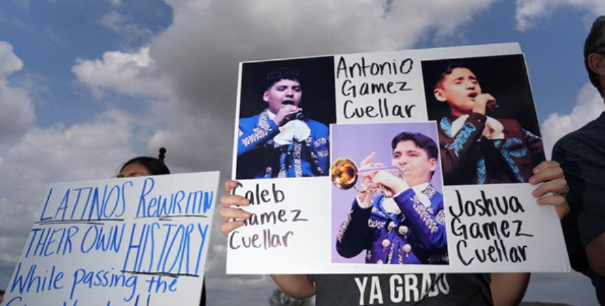 Mariachis potosinos le ganan al ICE
