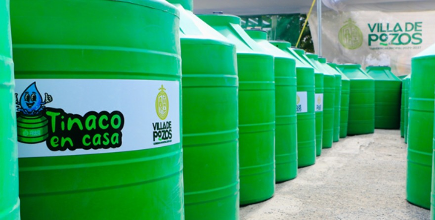 Entregan 3 mil tinacos en Pozos