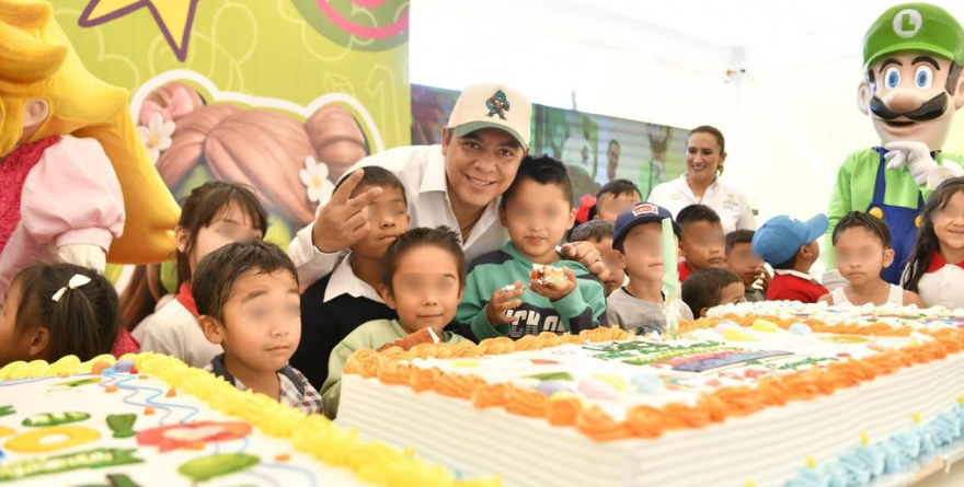 ENTREGAN BICICLETAS Y JUGUETES A MILES DE NIÑOS POTOSINOS