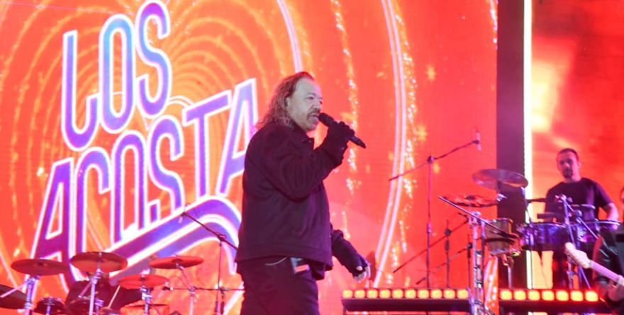 Lleno total con Los Acosta en la Feria de la Enchilada