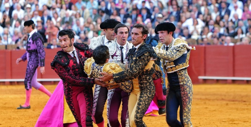 SALE HERIDO ‘MORANTE’ EN SEVILLA 