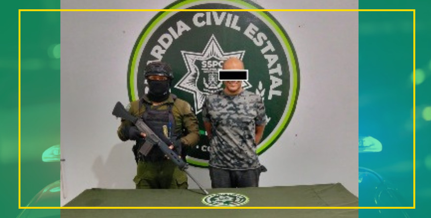 Golpea a mujer policía