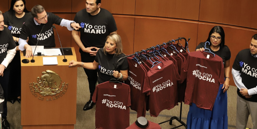 ARMAN PAN Y MORENA GUERRA DE CAMISETAS