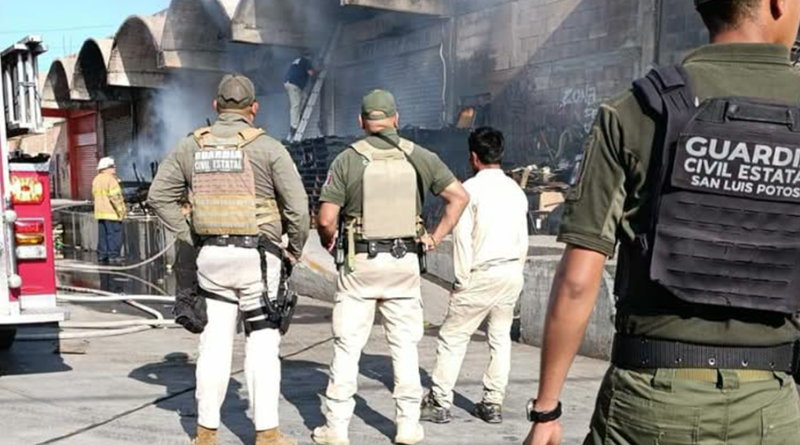 Controlan incendio en Central de Abastos oportunamente