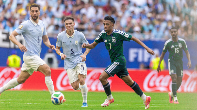 Uruguay rescata un punto ante Arabia