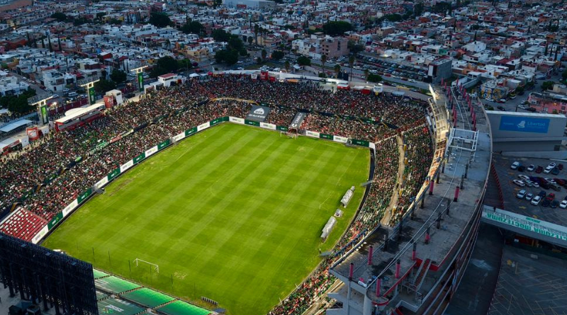 Más de 20 mil potosinos en el Estadio