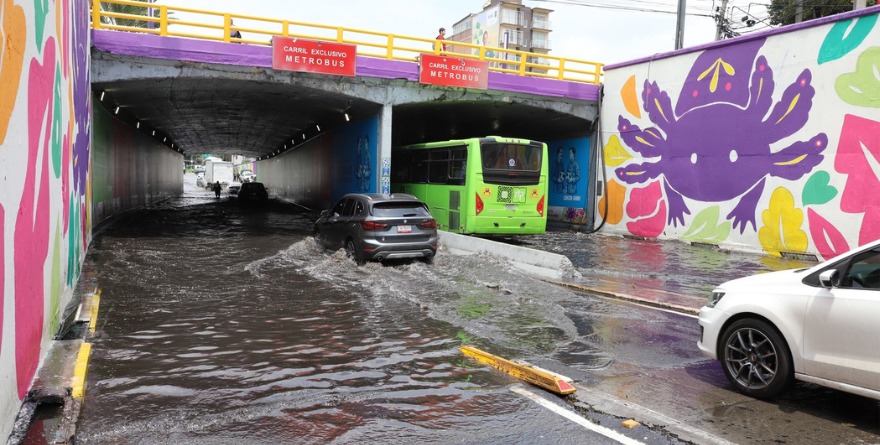 REGISTRA BAJOPUENTE INUNDACIÓN EN LA CDMX
