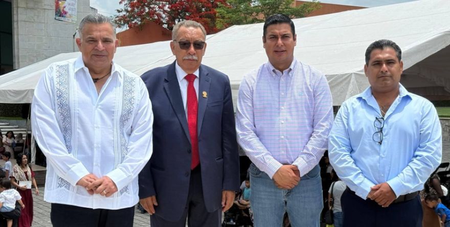 Critican presencia del alcalde en evento religioso