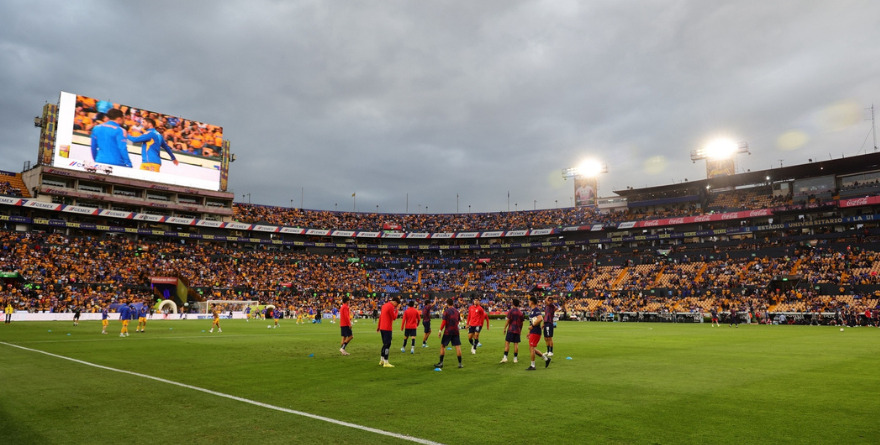‘BATEA’ LA FIFA LA CANCHA DEL UNI