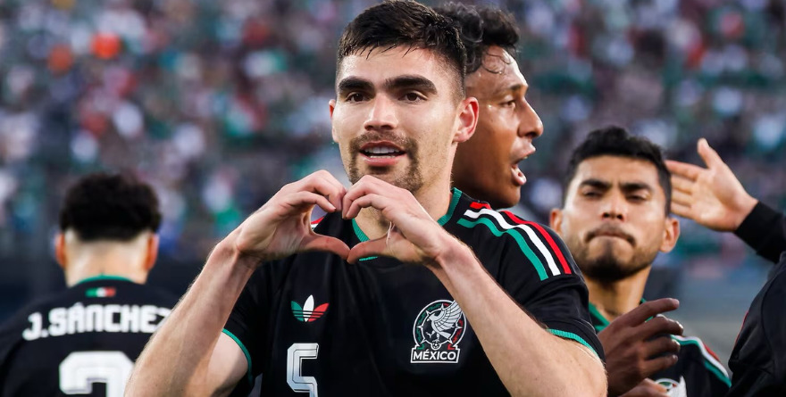 JOHAN ASEGURA QUE LE SIENTA BIEN JUGAR AL LADO DE MONTES