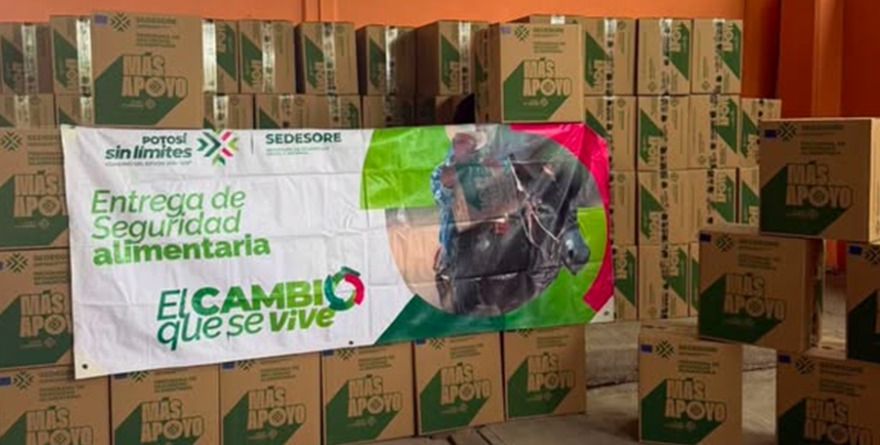 Entregan insumos básicos a familias