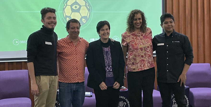 BUSCAN MIRAR ‘MÁS ALLÁ DEL BALÓN’ DURANTE EL MUNDIAL