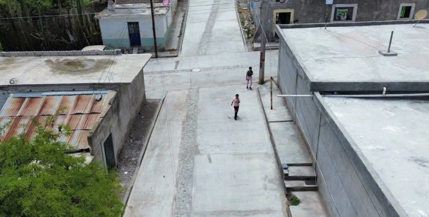 Exhiben entrega de obra incompleta