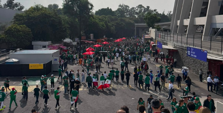 COMIENZA ARRIBO DE AFICIONADOS AL ESTADIO CDMX