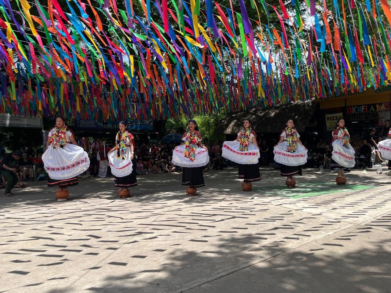 Inunda folclor cascadas de El Meco y El Chalán