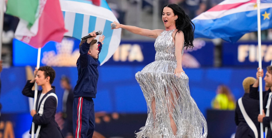 COMPARTE KATY PERRY SU EMOCIÓN EN EL MUNDIAL