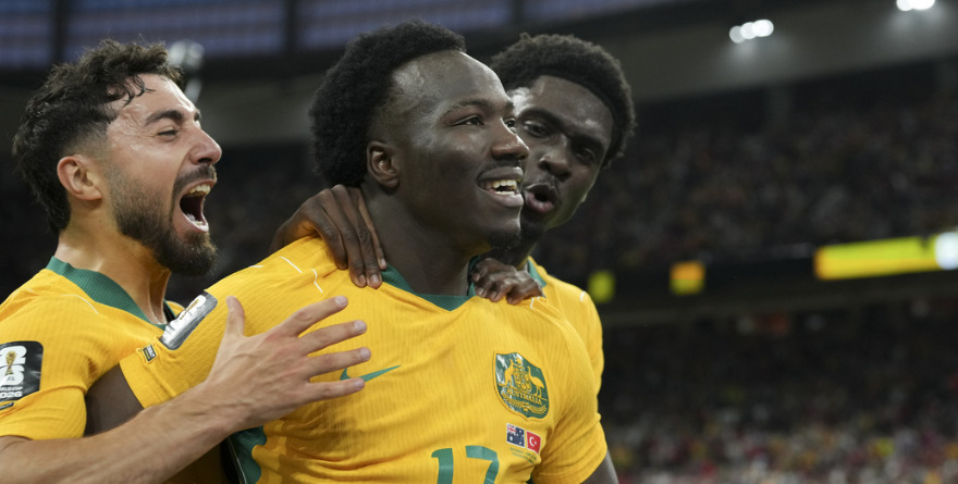 ‘ZARANDEA’ AUSTRALIA 2-0 A TURQUÍA EN SU DEBUT EN EL MUNDIAL