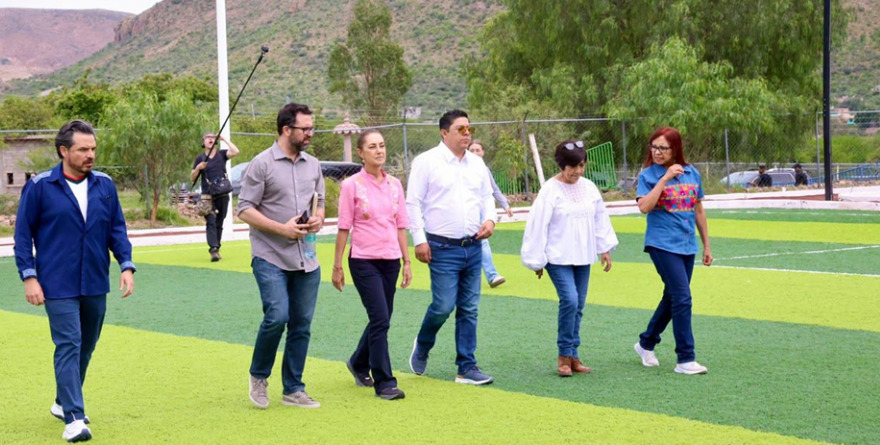 Entregan cancha en Santa María del Río