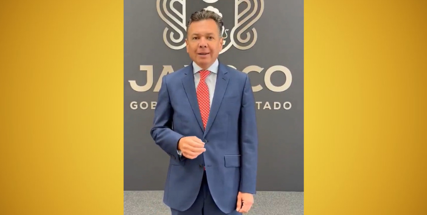 DECRETA LEMUS ASUETO POR PARTIDO DE MÉXICO