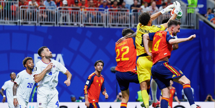 LLUEVEN CRÍTICAS SOBRE LA “ROJA” TRAS EMPATAR EN SU DEBUT