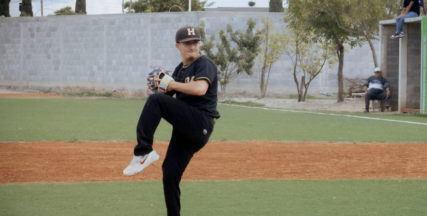 Moctezuma mantiene invicto en béisbol
