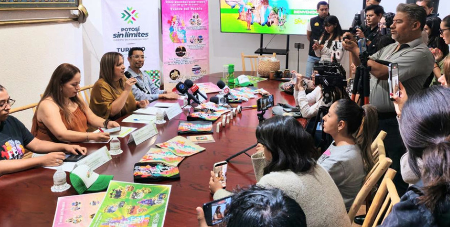 Exhiben cartelera de feria regional