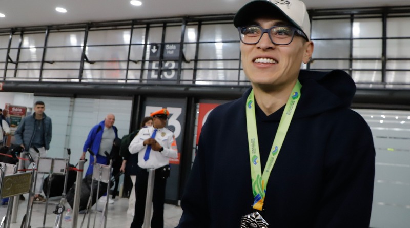 ES ERICK PORTILLO ORO EN CHEQUIA