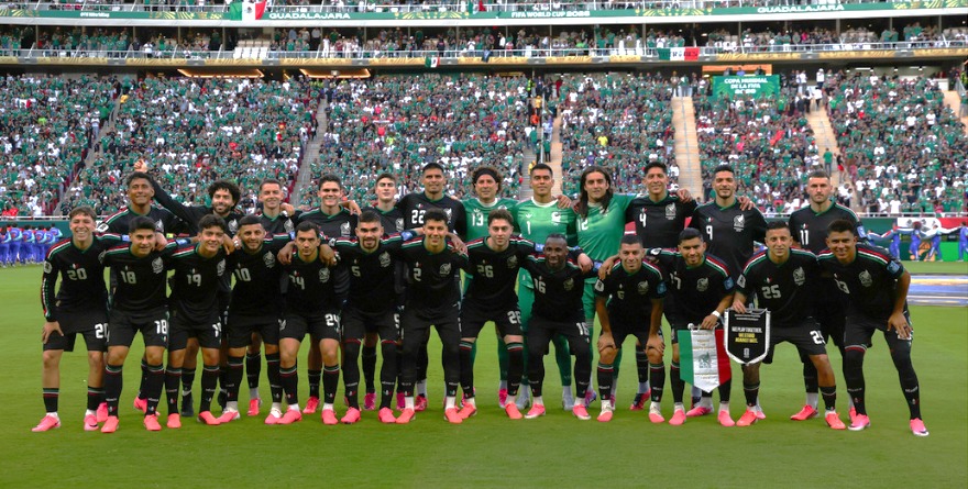 MILES DE POTOSINOS VIVEN LA FIESTA FUTBOLERA EN SAN LUIS