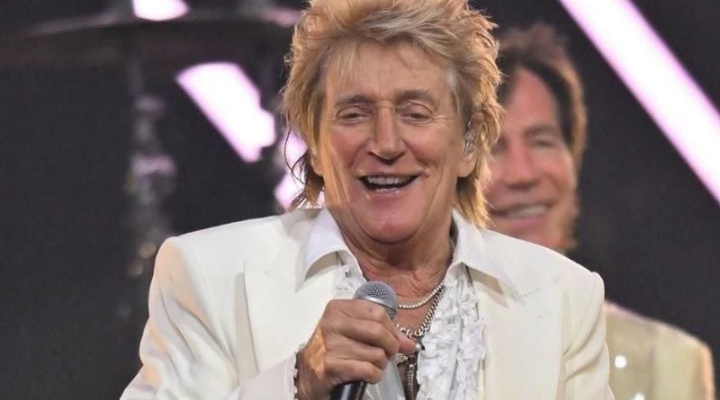 INTERRUMPE ROD STEWART CONCIERTO POR FALTA DE OXÍGENO