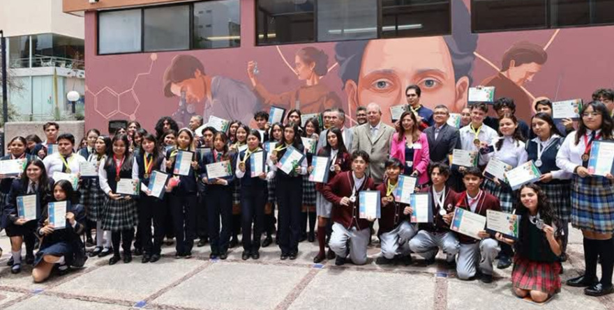 Estudiantes destacan en certamen estatal