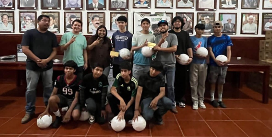 Rayón domina el fútbol digital