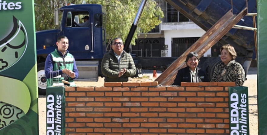 Avanza construcción en el parque urbano