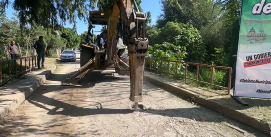 Inician obra entre reclamos vecinales