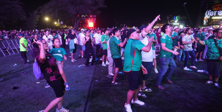 FESTEJAN TRIUNFO CON GENITALLICA
