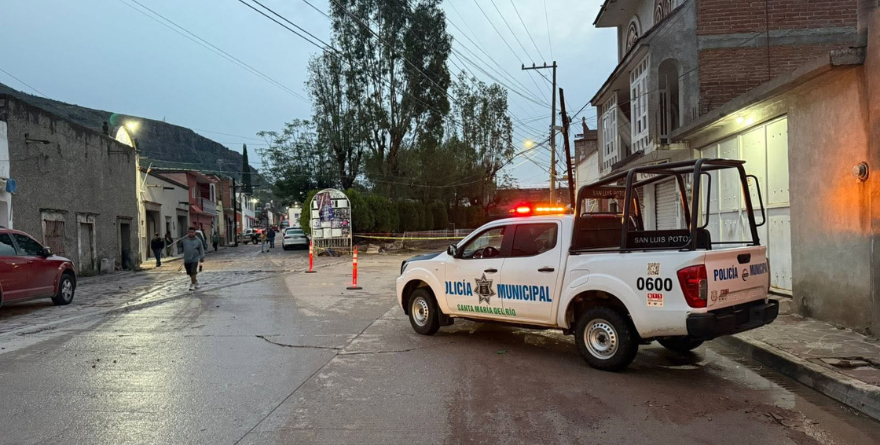 Mantienen cierre parcial tras accidente en Santa María