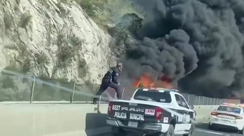 Accidente múltiple provoca incendio en Los Chorros