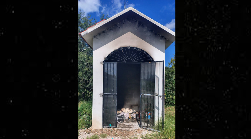 Incendian capilla de la Santa Muerte en Cárdenas
