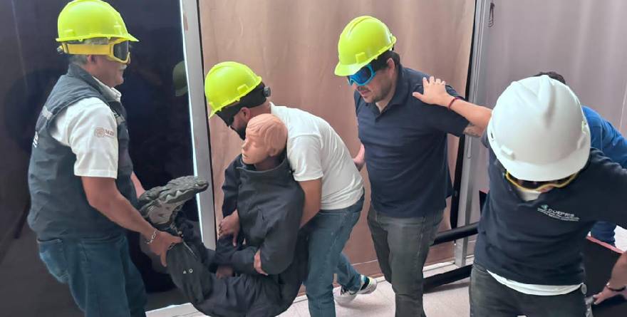 Capacitan a Coepris en rescate