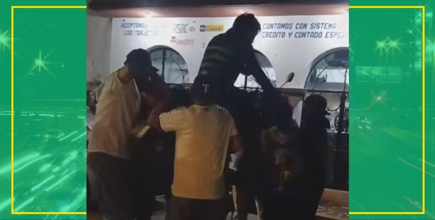 Lanza una motociclista en festejos