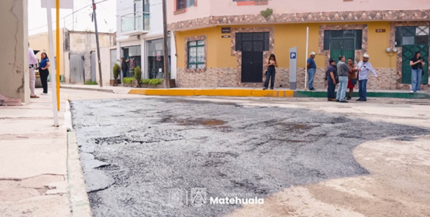 Reclaman vecinos desatención de obras