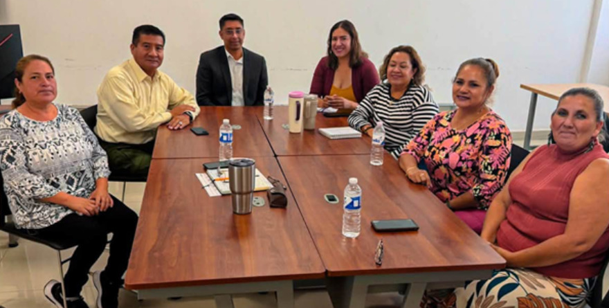 Funcionarios coordinan rastreos con las familias